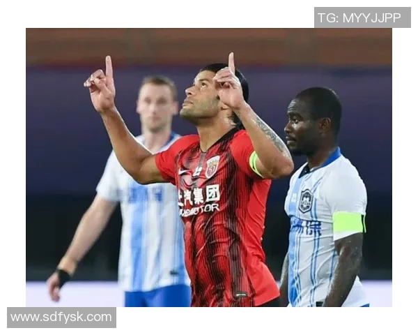 杭州足球队以86分稳居锦标赛积分榜首位展现强劲实力 杭州足球队以86分稳居锦标赛积分榜首位展现强劲实力