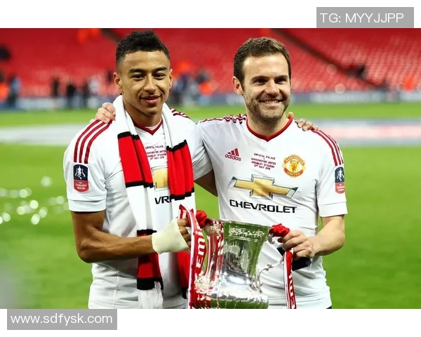 杰西女友揭秘足球明星背后的爱情故事与生活点滴 杰西女友揭秘足球明星背后的爱情故事与生活点滴