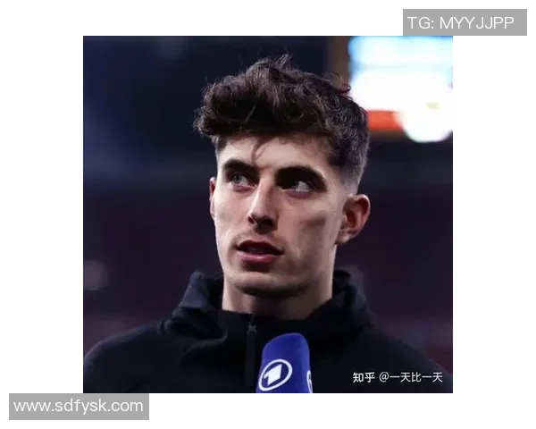 超级帅哥足球明星究竟是谁引发了众多球迷的热议与关注