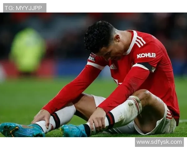 足球明星受伤瞬间揭秘伤痛背后的故事与坚持不懈的精神